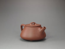 Load image into Gallery viewer, Jiangponi Shipiao Yixing Teapot 降坡泥石瓢壶 110ml
