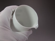 Load image into Gallery viewer, Cylindrical Tianbaiyou Jingdezhen Porcelain Fair Cup 甜白釉陶瓷公道杯