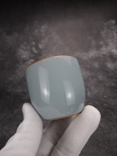 Load image into Gallery viewer, 100ml Azure Ruyao Zhili Teacup 汝窑天青直立杯