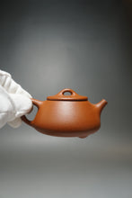 Load image into Gallery viewer, Zhuni Little Shipiao Yixing Teapot 朱泥平盖石瓢 100ml