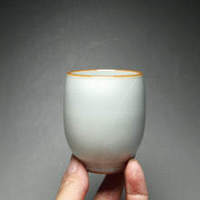Load image into Gallery viewer, 100ml Moon White Ruyao Fragrance Smelling Teacup 月白汝窑闻香杯