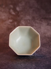 Load image into Gallery viewer, 100ml Renaissance Series Ruyao Big Octagon Teacup 汝窑复古釉八角杯