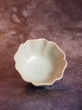 Load image into Gallery viewer, 100ml Renaissance Series Ruyao Sunflower Teacup 汝窑复古釉葵口杯