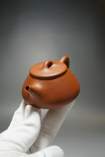 Load image into Gallery viewer, Zhuni Little Shipiao Yixing Teapot 朱泥平盖石瓢 100ml