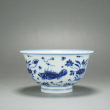 Load image into Gallery viewer, 100ml Fish and the Sea Qinghua Fanggu Jingdezhen Porcelain Teacup 耕隐鱼藻纹压手杯