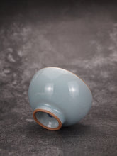 Load image into Gallery viewer, 100ml Azure Ruyao PinmingTeacup 汝窑天青品茗杯
