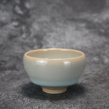 Load image into Gallery viewer, 100ml Ltd. Ed. Ruyao FangHua Beauty’s Shoulder Teacup 汝窑芳华美人肩