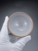 Load image into Gallery viewer, 100ml Ltd. Ed. Ruyao FangHua Yashou Teacup 芳华汝窑压手杯