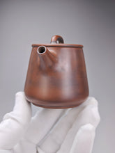 Load image into Gallery viewer, 104ml Tall Shipiao Teapot by Li Wenxin 李文新泥兴高石瓢壶