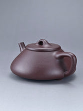 Load image into Gallery viewer, Lao Zini Ziye Shipiao Yixing Teapot 老紫泥子冶石瓢 110ml
