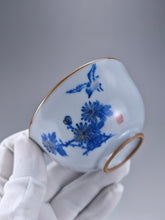 Load image into Gallery viewer, 110ml Qinghua Bird and Chrysanthemum Moon White Ruyao Yashou Teacup 青花花鸟月白汝窑压手杯