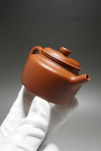 Load image into Gallery viewer, Zhuni Dahongpao Dezhong Yixing Teapot 朱泥大红袍德钟 110ml