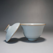 Load image into Gallery viewer, Medium Moon White Ruyao Gaiwan 月白汝窑盖碗
