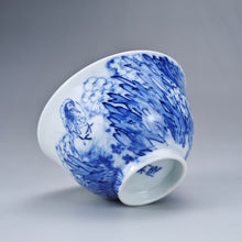 Load image into Gallery viewer, 110ml Qinghua Daffodils and Bird Jingdezhen Porcelain Teacup by KuangShi 耕隐青花手绘品茗杯-水仙