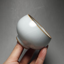 Load image into Gallery viewer, 110ml Moon White Ruyao Round Teacup 汝窑月白圆珠杯