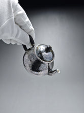 Load image into Gallery viewer, PRE-ORDER: 999 Pure Silver Handmade Pear Teapot 全手工纯银999梨形壶 110ml