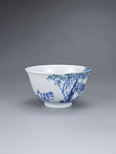 Load image into Gallery viewer, 110ml Qinghua Fanggu Jingdezhen Porcelain Teacup by KuangShi 艺品青花小碗杯