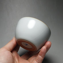 Load image into Gallery viewer, 110ml Moon White Ruyao Cylinder Teacup 汝窑月白缸杯