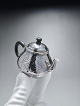 Load image into Gallery viewer, PRE-ORDER: 999 Pure Silver Handmade Pear Teapot 全手工纯银999梨形壶 110ml