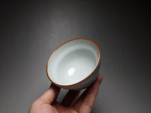 Load image into Gallery viewer, 110ml Moon White Ruyao Zheyao Teacup 月白汝窑折腰杯