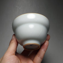 Load image into Gallery viewer, 110ml Moon White Ruyao Zheyao Teacup 月白汝窑折腰杯