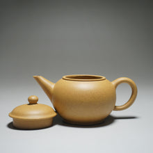 Load image into Gallery viewer, Huangjin Duan Little Shuiping Yixing Teapot 黄金段小水平 100ml