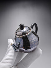 Load image into Gallery viewer, PRE-ORDER: 999 Pure Silver Handmade Pear Teapot 全手工纯银999梨形壶 110ml