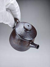 Load image into Gallery viewer, Wood Fired Wide Julunzhu Nixing Teapot by Li Wenxin 李文新柴烧巨轮珠 110ml