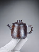 Load image into Gallery viewer, Wood Fired Wide Julunzhu Nixing Teapot by Li Wenxin 李文新柴烧巨轮珠 110ml