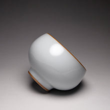 Load image into Gallery viewer, 110ml Moon White Ruyao Round Teacup 汝窑月白圆珠杯