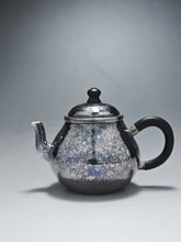 Load image into Gallery viewer, PRE-ORDER: 999 Pure Silver Handmade Pear Teapot 全手工纯银999梨形壶 110ml