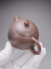 Load image into Gallery viewer, 111ml Xishi Nixing Teapot by Li Wenxin 李文新坭兴西施壶