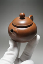 Load image into Gallery viewer, 115ml Classic Round Nixing Teapot by Li Wenxin李文新坭兴仿古