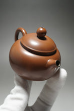 Load image into Gallery viewer, 115ml Classic Round Nixing Teapot by Li Wenxin李文新坭兴仿古
