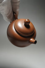 Load image into Gallery viewer, 115ml Classic Round Nixing Teapot by Li Wenxin李文新坭兴仿古