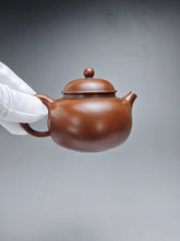 Load image into Gallery viewer, 115ml Classic Round Nixing Teapot by Meng Shaotian 蒙绍田扁壶