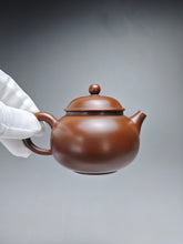 Load image into Gallery viewer, 115ml Classic Round Nixing Teapot by Meng Shaotian 蒙绍田扁壶