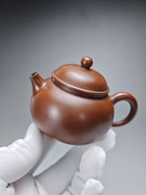 Load image into Gallery viewer, 115ml Classic Round Nixing Teapot by Meng Shaotian 蒙绍田扁壶