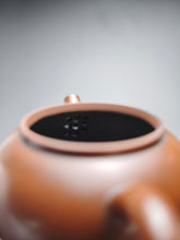 Load image into Gallery viewer, 115ml Classic Round Nixing Teapot by Meng Shaotian 蒙绍田扁壶