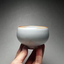 Load image into Gallery viewer, 115ml Moon White Ruyao Miaoyu Teacup 月白汝窑妙玉杯