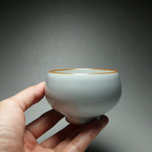 Load image into Gallery viewer, 115ml Moon White Ruyao Miaoyu Teacup 月白汝窑妙玉杯