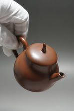 Load image into Gallery viewer, 115ml Eggplant Teapot by Li Wenxin 李文新茄瓜泥兴壶
