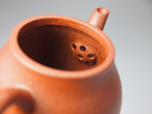 Load image into Gallery viewer, Zhuni Dahongpao Pinggai Lianzi Yixing Teapot 朱泥大红袍平盖莲子 115ml