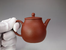Load image into Gallery viewer, Zhuni Dahongpao Pinggai Lianzi Yixing Teapot 朱泥大红袍平盖莲子 115ml