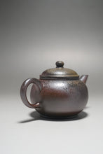 Load image into Gallery viewer, Wood Fired Handpicked TianQingNi Shuiping Yixing Teapot 柴烧天青泥水平壶 120ml