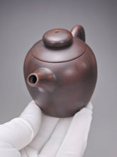 Load image into Gallery viewer, 120ml Julunzhu Nixing Teapot by Wu Sheng Sheng 吴盛胜坭兴巨轮珠壶