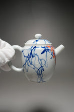 Load image into Gallery viewer, Qinghua Flowers Jingdezhen Fine Porcelain Teapot by Master KuangShi 青花匡石手绘高士壶 100ml