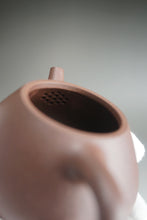 Load image into Gallery viewer, Dicaoqing Shipiao Yixing Teapot 底槽青小石瓢  120ml