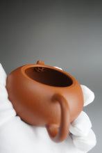 Load image into Gallery viewer, Zhuni Bian Xishi Yixing Teapot 朱泥扁西施 120ml