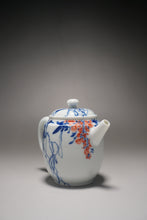 Load image into Gallery viewer, Qinghua Flowers Jingdezhen Fine Porcelain Teapot by Master KuangShi 青花匡石手绘高士壶 100ml